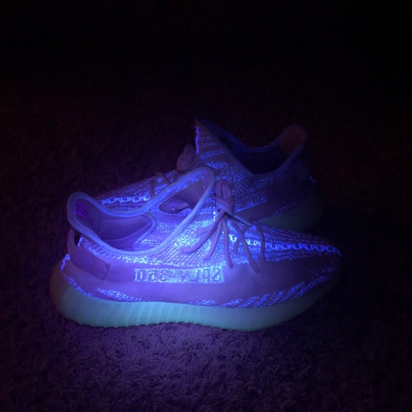 Yeezy 350 cream v2 - Picture 2 of 7